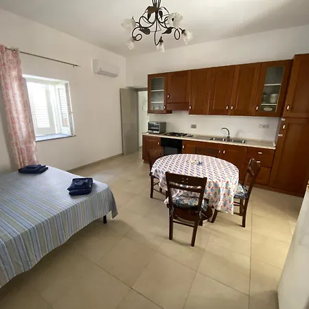 Ketty House - Housing *